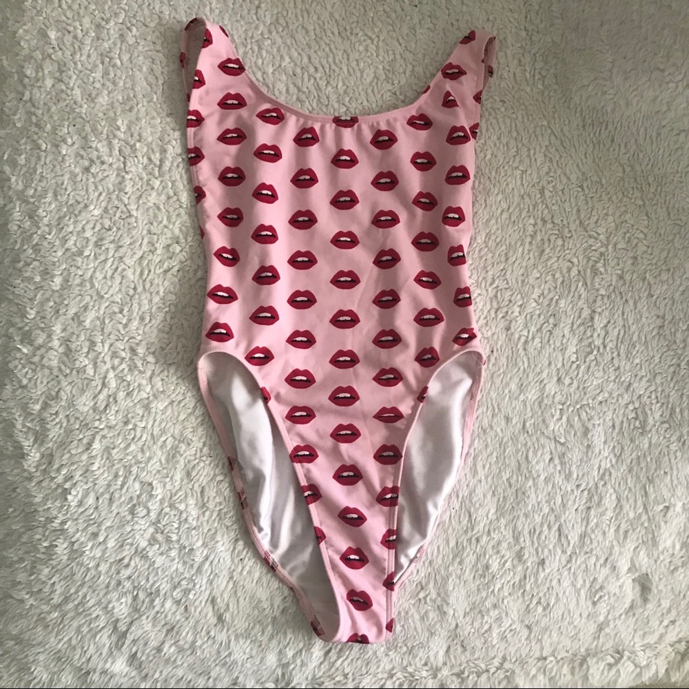 Bathing suit